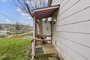 593 NW Sweetbrier Ave, Roseburg, OR 97471 - Photo 29