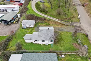 593 NW Sweetbrier Ave, Roseburg, OR 97471 - Photo 9