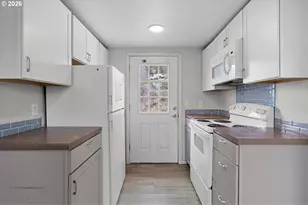 593 NW Sweetbrier Ave, Roseburg, OR 97471 - Photo 17