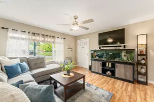 2209 NE 108th Ave, Portland, OR 97220 - Photo 7