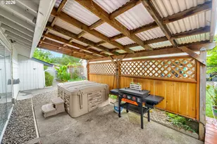 2209 NE 108th Ave, Portland, OR 97220 - Photo 21