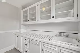 1631 NW Everett St, Portland, OR 97209 - Photo 15