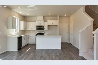 2957 U St, Springfield, OR 97477 - Photo 7