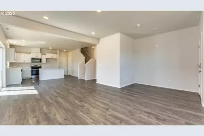 2957 U St, Springfield, OR 97477 - Photo 5