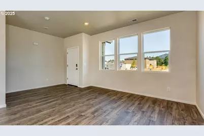 2957 U St, Springfield, OR 97477 - Photo 3