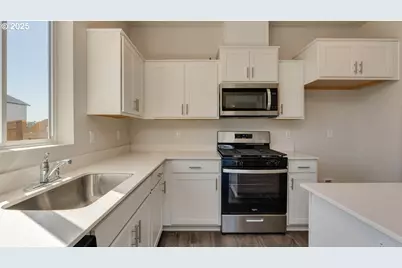 2957 U St, Springfield, OR 97477 - Photo 13