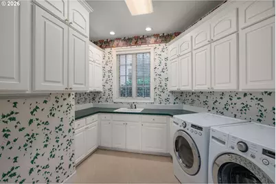 2215 NW Crestview Way, Portland, OR 97229 - Photo 29