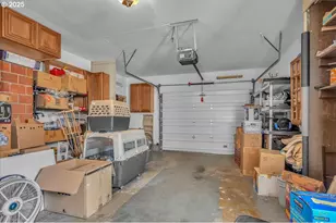 943 Oregon Way, Woodburn, OR 97071 - Photo 29