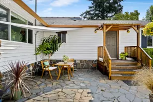 5747 NE Ainsworth St, Portland, OR 97218 - Photo 3