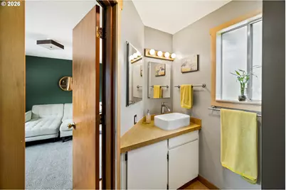 5747 NE Ainsworth St, Portland, OR 97218 - Photo 15