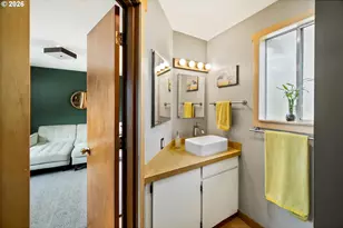 5747 NE Ainsworth St, Portland, OR 97218 - Photo 15