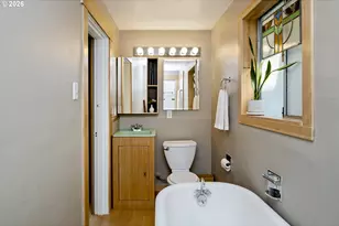 5747 NE Ainsworth St, Portland, OR 97218 - Photo 21