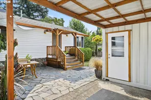 5747 NE Ainsworth St, Portland, OR 97218 - Photo 33
