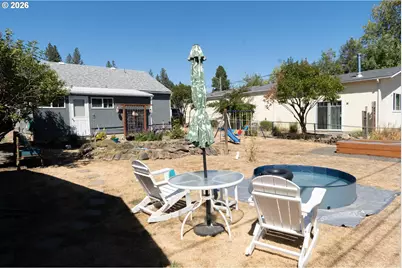 526 W Second Ave, Sutherlin, OR 97479 - Photo 17