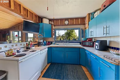 56941 Fishtrap Rd, Coquille, OR 97423 - Photo 19