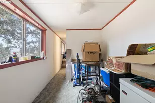 601 Westlog St, Yoncalla, OR 97499 - Photo 23