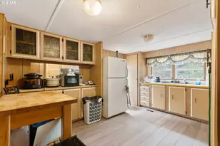 601 Westlog St, Yoncalla, OR 97499 - Photo 9