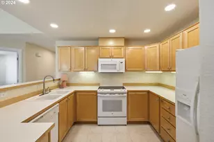 14655 SW Beard Rd, Beaverton, OR 97007 - Photo 19