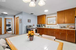 803 W Tamarack Ave, Hermiston, OR 97838 - Photo 3