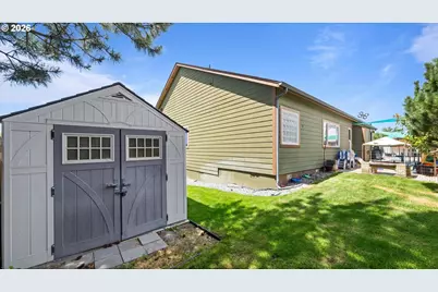 2140 NW Dusk Dr, Hermiston, OR 97838 - Photo 9