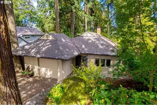 589 Ridgeway Rd, Lake Oswego, OR 97034 - Photo 1