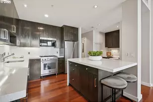 1025 NW Couch St, Portland, OR 97209 - Photo 11