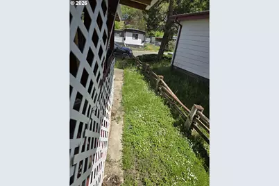 129 Colton Ln, Roseburg, OR 97470 - Photo 13
