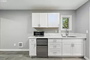 841 NE 113th Ave, Portland, OR 97220 - Photo 31