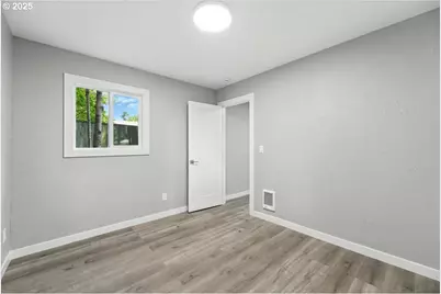841 NE 113th Ave, Portland, OR 97220 - Photo 35