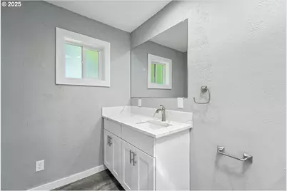 841 NE 113th Ave, Portland, OR 97220 - Photo 33