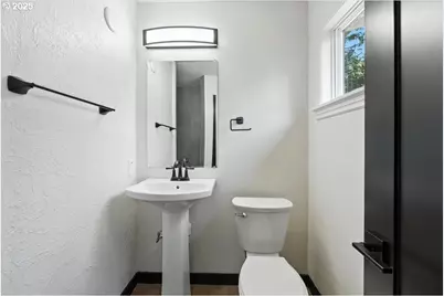 841 NE 113th Ave, Portland, OR 97220 - Photo 23