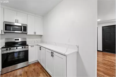 841 NE 113th Ave, Portland, OR 97220 - Photo 11