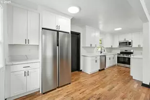 841 NE 113th Ave, Portland, OR 97220 - Photo 13