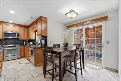 16867 Wight Ln, Lake Oswego, OR 97035 - Photo 23