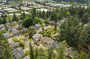 16867 Wight Ln, Lake Oswego, OR 97035 - Photo 3
