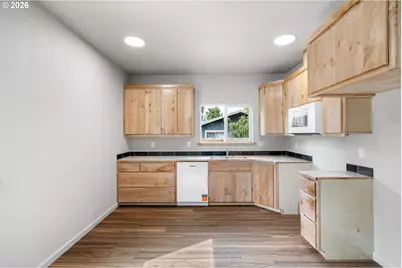 1723 S 6th St, Cottage Grove, OR 97424 - Photo 13