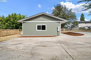 1723 S 6th St, Cottage Grove, OR 97424 - Photo 5