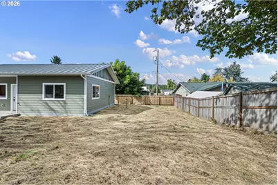1723 S 6th St, Cottage Grove, OR 97424 - Photo 9