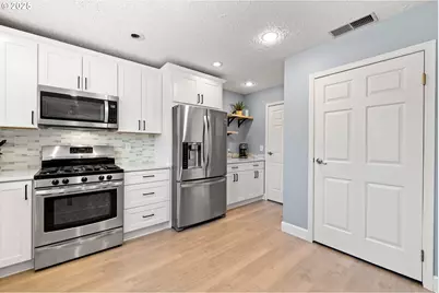 10355 SW Porter St, Portland, OR 97225 - Photo 15