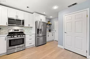 10355 SW Porter St, Portland, OR 97225 - Photo 15