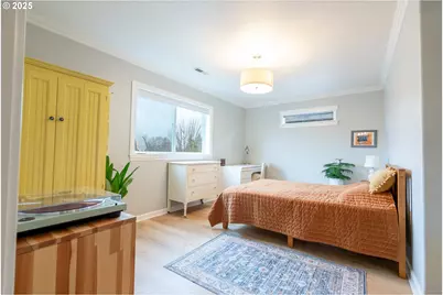 1321 Marigold Dr, Independence, OR 97351 - Photo 13