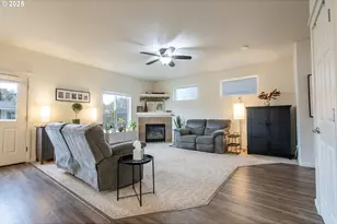 1321 Marigold Dr, Independence, OR 97351 - Photo 7