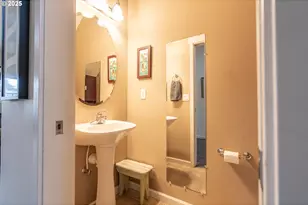 1321 Marigold Dr, Independence, OR 97351 - Photo 5