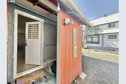 173 N Canyon Blvd, John Day, OR 97845 - Photo 3