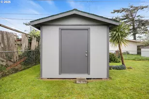 1025 Garfield Ave, Coos Bay, OR 97420 - Photo 23