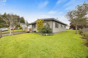 1025 Garfield Ave, Coos Bay, OR 97420 - Photo 1