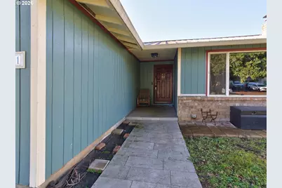 211 NE Kingwood St, McMinnville, OR 97128 - Photo 3