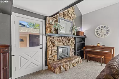1617 Oak St, North Bend, OR 97459 - Photo 5