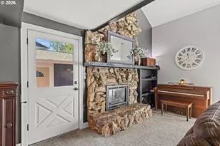 1617 Oak St, North Bend, OR 97459 - Photo 5