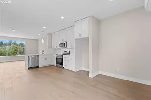 9822 SW 34th Pl, Portland, OR 97219 - Photo 9